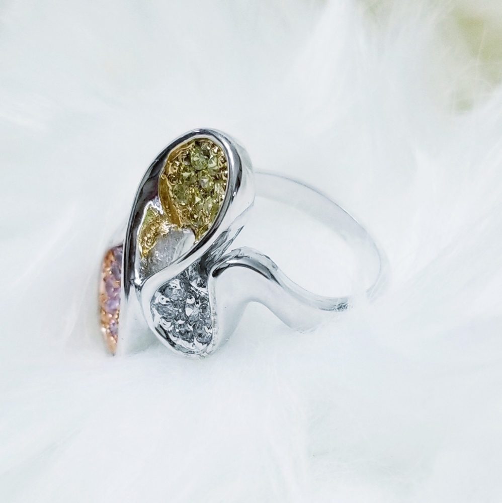 Women's Size 7 Ring - Picture 3 of 6